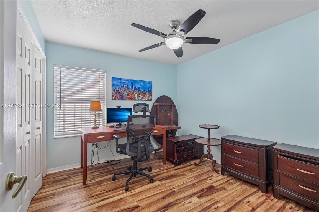 В аренду: $4,900 (4 спален, 2 ванн, 2301 Квадратных фут)