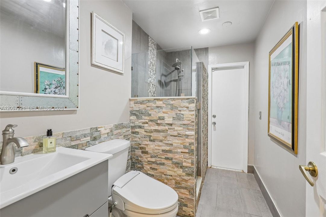 В аренду: $4,900 (4 спален, 2 ванн, 2301 Квадратных фут)