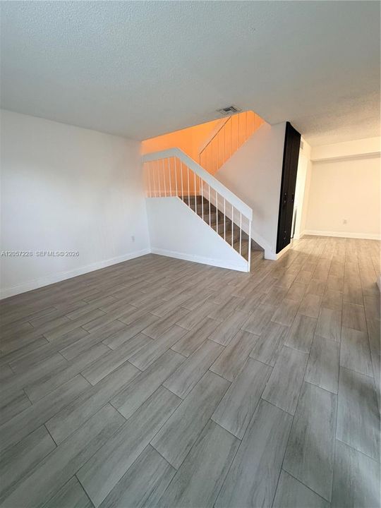 В аренду: $2,550 (2 спален, 1 ванн, 1095 Квадратных фут)