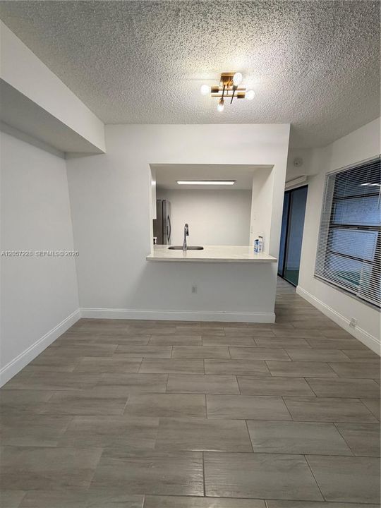 В аренду: $2,550 (2 спален, 1 ванн, 1095 Квадратных фут)