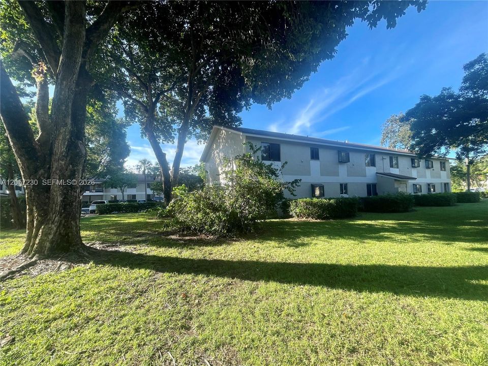 For Rent: $1,699 (1 beds, 1 baths, 640 Square Feet)