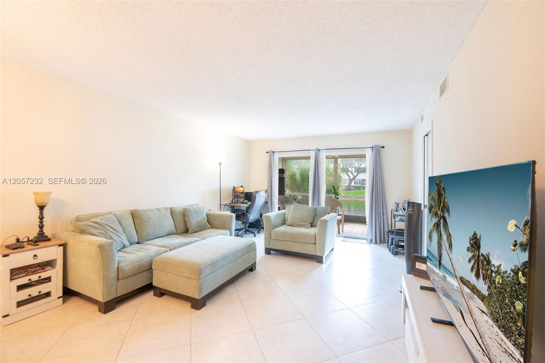 En Venta: $149,000 (2 camas, 2 baños, 1142 Pies cuadrados)