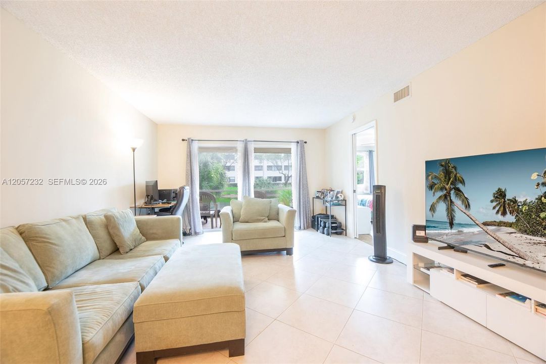 En Venta: $149,000 (2 camas, 2 baños, 1142 Pies cuadrados)