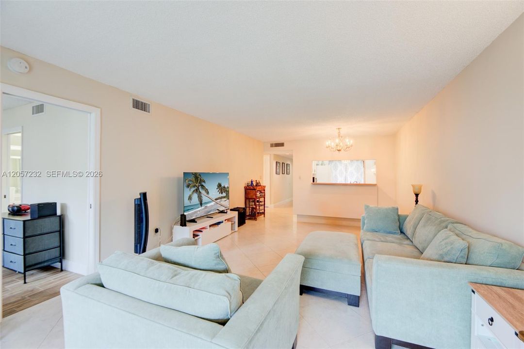 En Venta: $149,000 (2 camas, 2 baños, 1142 Pies cuadrados)