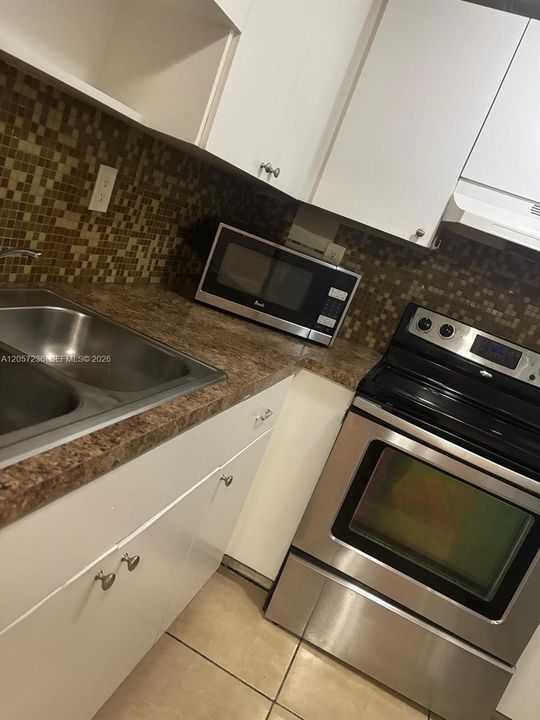 В аренду: $1,900 (2 спален, 2 ванн, 760 Квадратных фут)