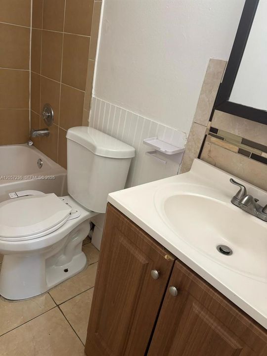 В аренду: $1,900 (2 спален, 2 ванн, 760 Квадратных фут)