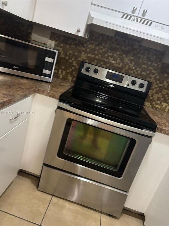 В аренду: $1,900 (2 спален, 2 ванн, 760 Квадратных фут)
