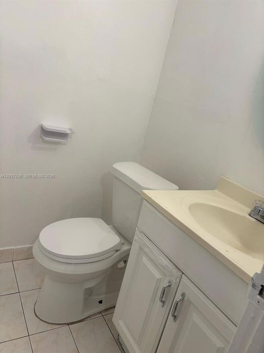 В аренду: $1,900 (2 спален, 2 ванн, 760 Квадратных фут)