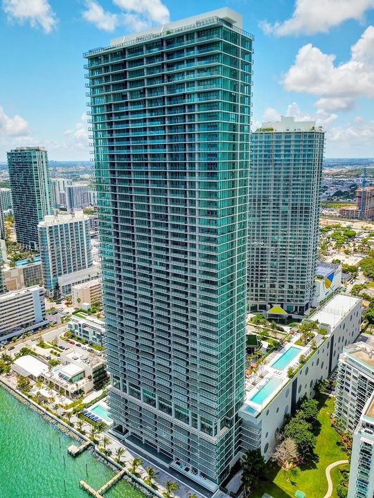 One Paraiso by top Architect Bernardo Fort Brescia - Arquitectonica on Biscayne Bay