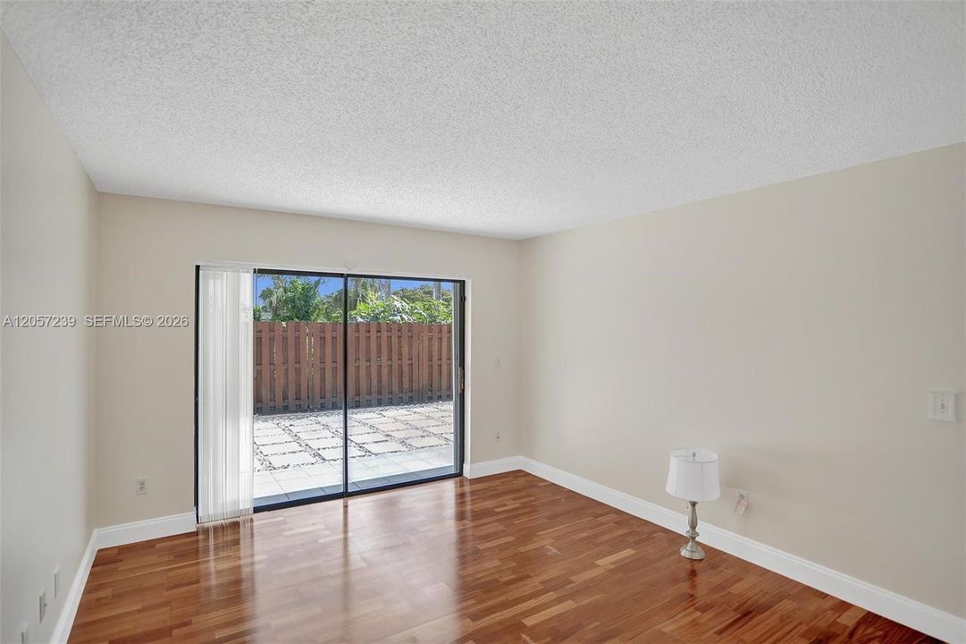 В аренду: $3,500 (3 спален, 2 ванн, 1414 Квадратных фут)