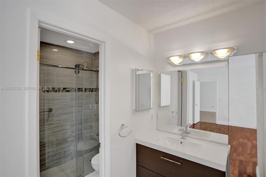 В аренду: $3,500 (3 спален, 2 ванн, 1414 Квадратных фут)