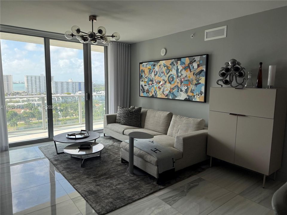 En Venta: $1,220,000 (3 camas, 3 baños, 1524 Pies cuadrados)