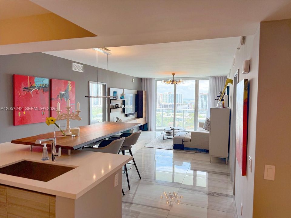 En Venta: $1,220,000 (3 camas, 3 baños, 1524 Pies cuadrados)