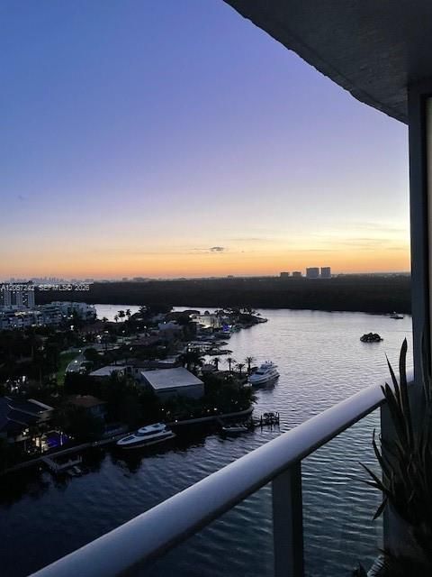 En Venta: $1,220,000 (3 camas, 3 baños, 1524 Pies cuadrados)