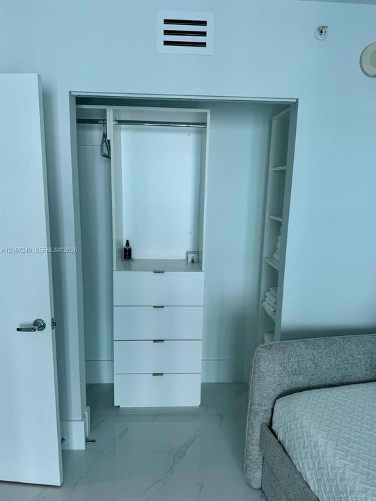 For Rent: $6,800 (3 beds, 2 baths, 1447 Square Feet)