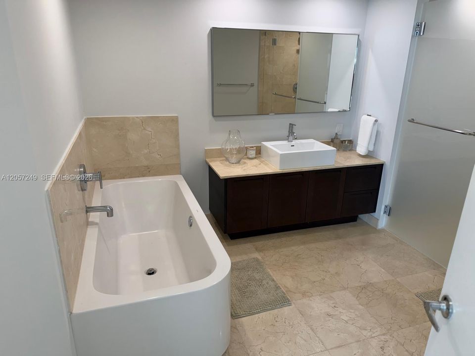 For Rent: $6,800 (3 beds, 2 baths, 1447 Square Feet)