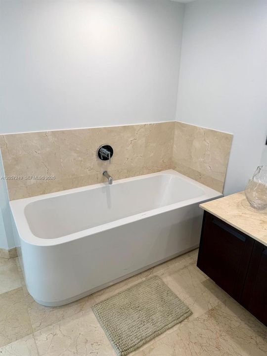 For Rent: $6,800 (3 beds, 2 baths, 1447 Square Feet)