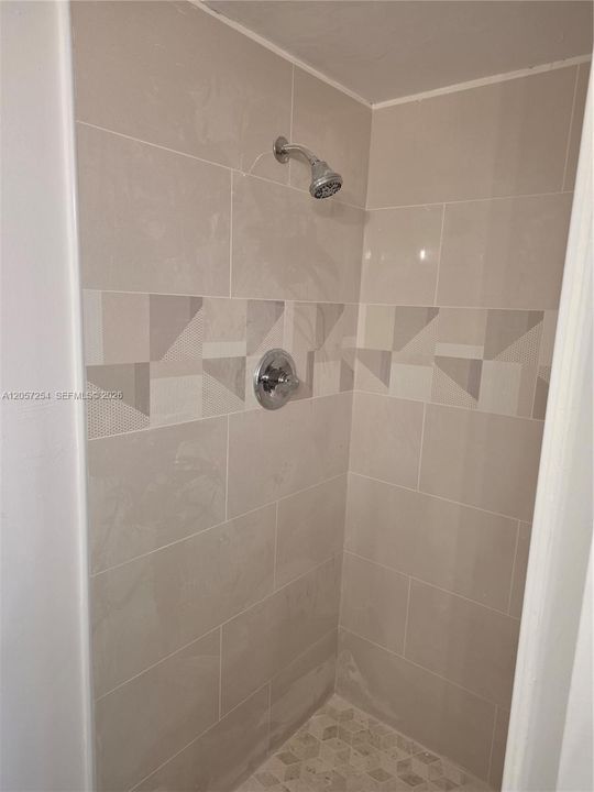 В аренду: $1,850 (2 спален, 2 ванн, 924 Квадратных фут)