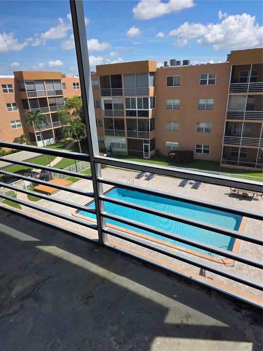 В аренду: $1,850 (2 спален, 2 ванн, 924 Квадратных фут)