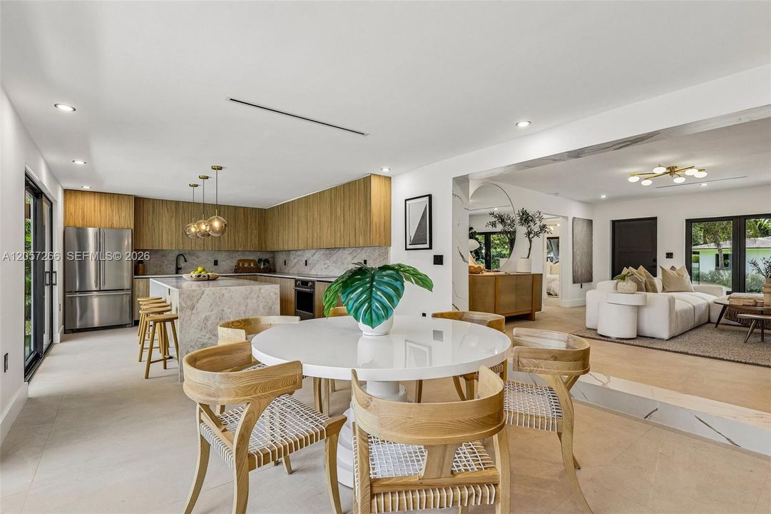 En Venta: $2,500,000 (4 camas, 4 baños, 2489 Pies cuadrados)