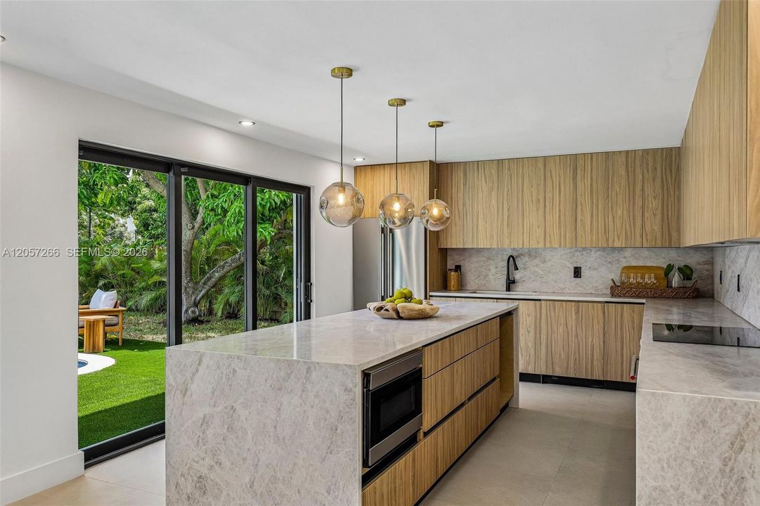 En Venta: $2,500,000 (4 camas, 4 baños, 2489 Pies cuadrados)