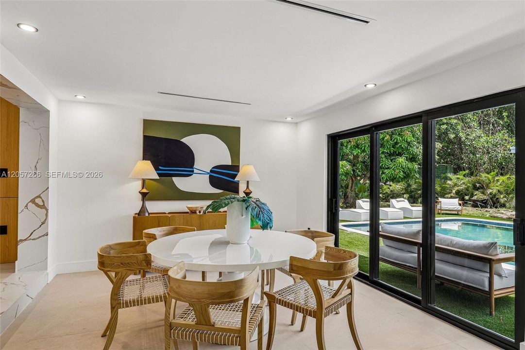 En Venta: $2,500,000 (4 camas, 4 baños, 2489 Pies cuadrados)