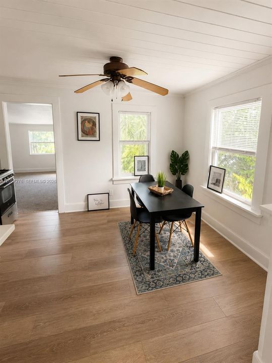 For Rent: $1,975 (2 beds, 1 baths, 670 Square Feet)