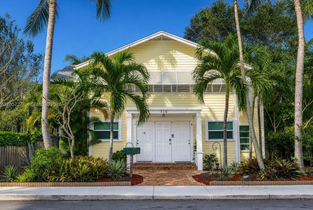 For Rent: $1,975 (2 beds, 1 baths, 670 Square Feet)