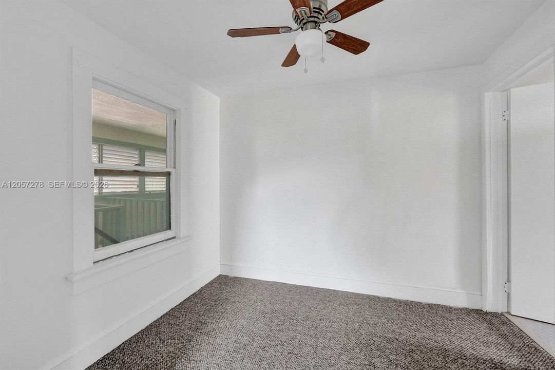 For Rent: $1,975 (2 beds, 1 baths, 670 Square Feet)