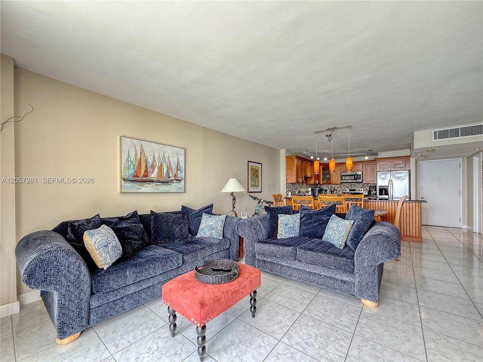 В аренду: $3,800 (1 спален, 2 ванн, 824 Квадратных фут)