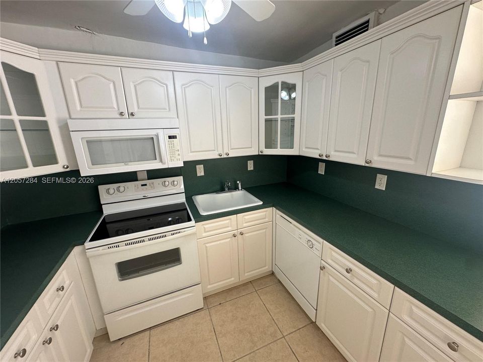 En Venta: $120,000 (1 camas, 1 baños, 878 Pies cuadrados)