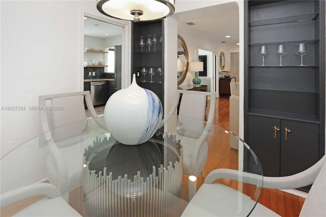En Venta: $649,000 (2 camas, 2 baños, 1249 Pies cuadrados)