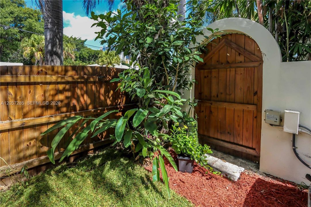En Venta: $649,000 (2 camas, 2 baños, 1249 Pies cuadrados)