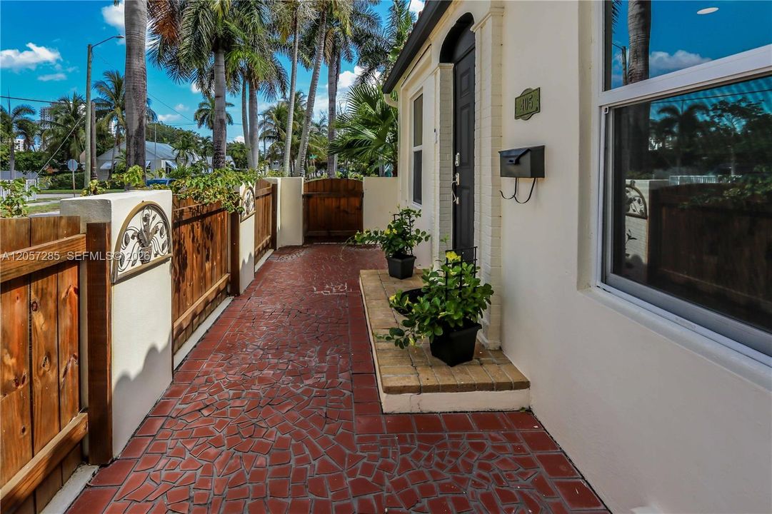 En Venta: $649,000 (2 camas, 2 baños, 1249 Pies cuadrados)