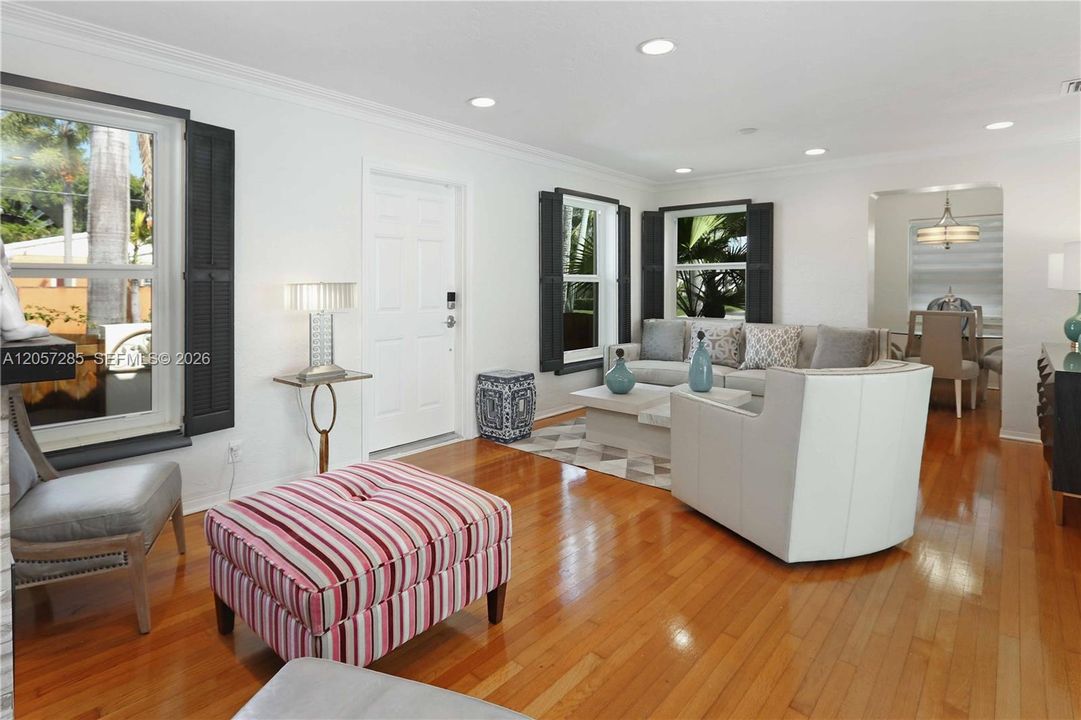 En Venta: $649,000 (2 camas, 2 baños, 1249 Pies cuadrados)