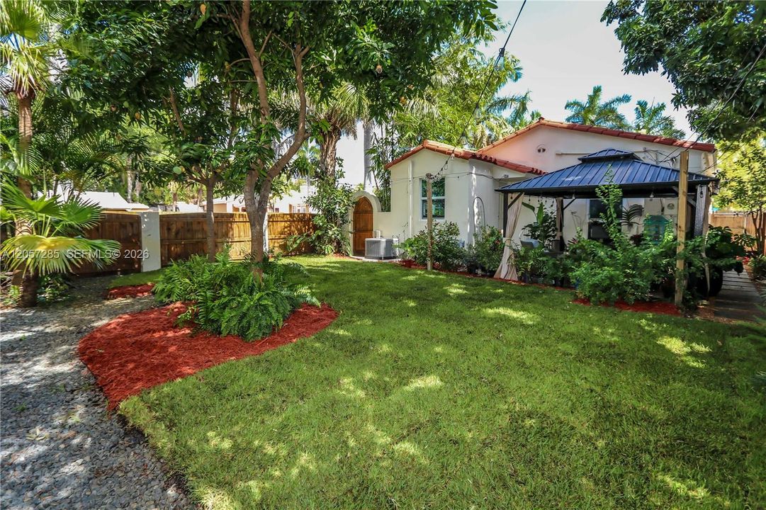 En Venta: $649,000 (2 camas, 2 baños, 1249 Pies cuadrados)
