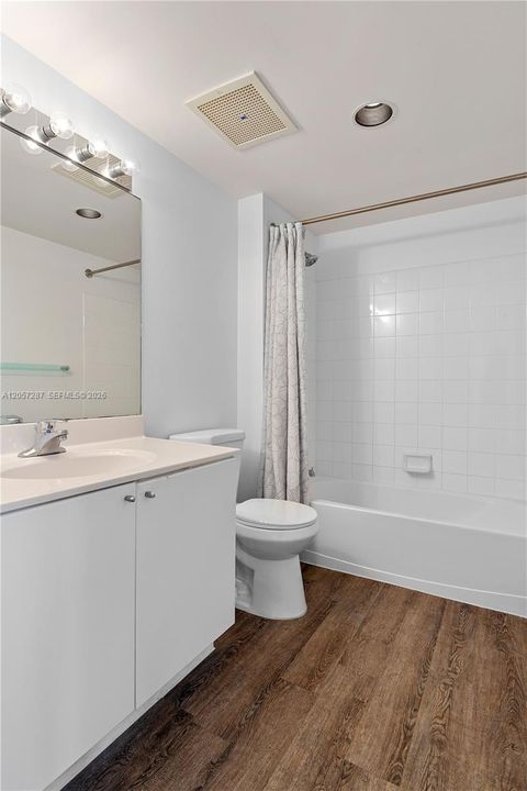 En Venta: $839,000 (3 camas, 3 baños, 1860 Pies cuadrados)