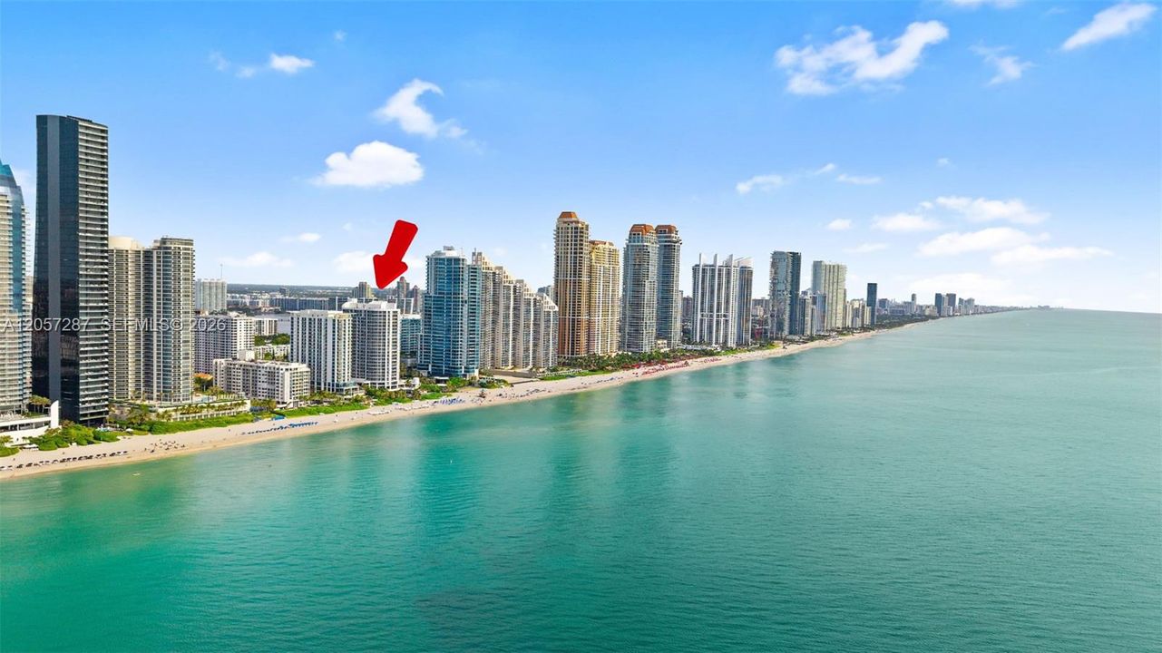 En Venta: $839,000 (3 camas, 3 baños, 1860 Pies cuadrados)