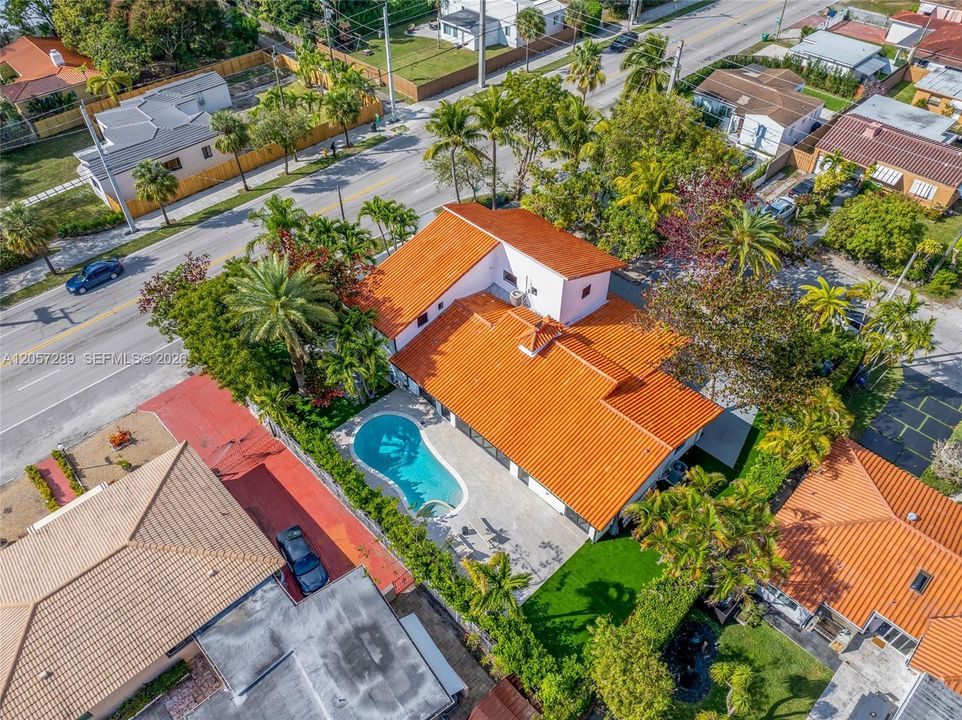 В аренду: $13,500 (5 спален, 4 ванн, 3739 Квадратных фут)