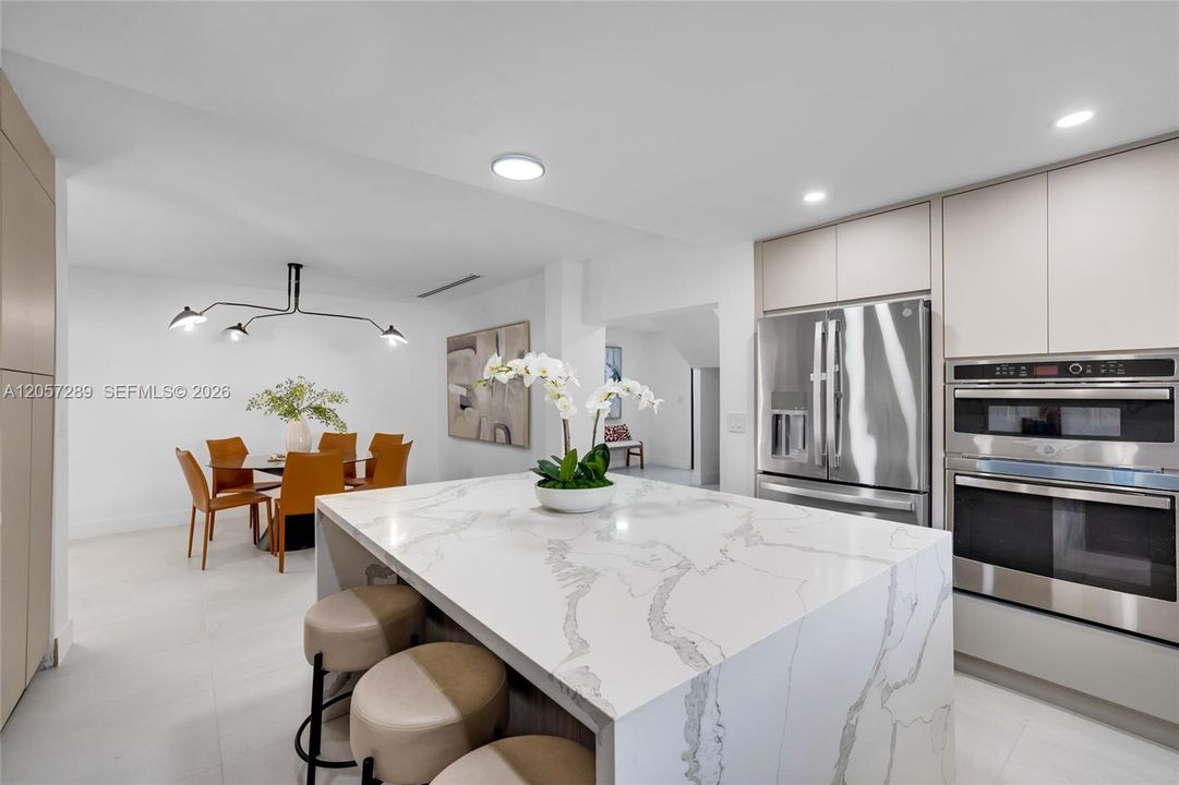 В аренду: $13,500 (5 спален, 4 ванн, 3739 Квадратных фут)