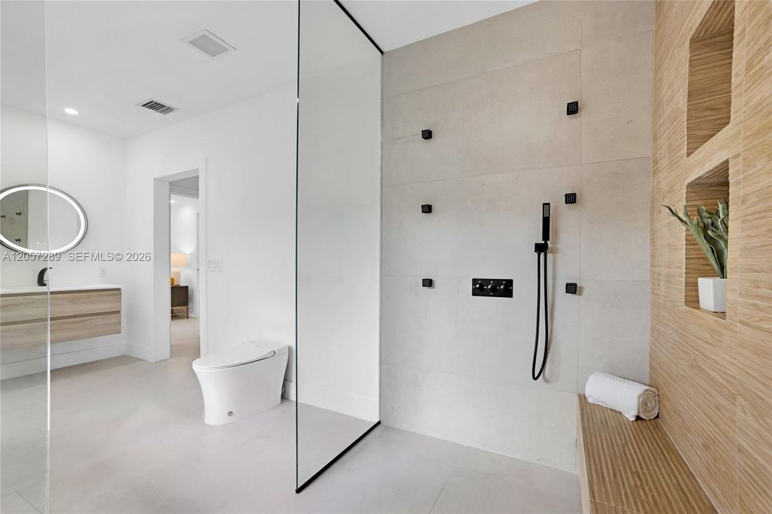В аренду: $13,500 (5 спален, 4 ванн, 3739 Квадратных фут)