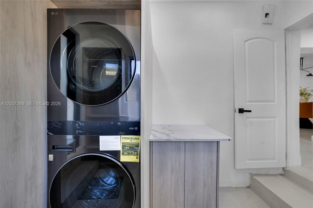 В аренду: $13,500 (5 спален, 4 ванн, 3739 Квадратных фут)