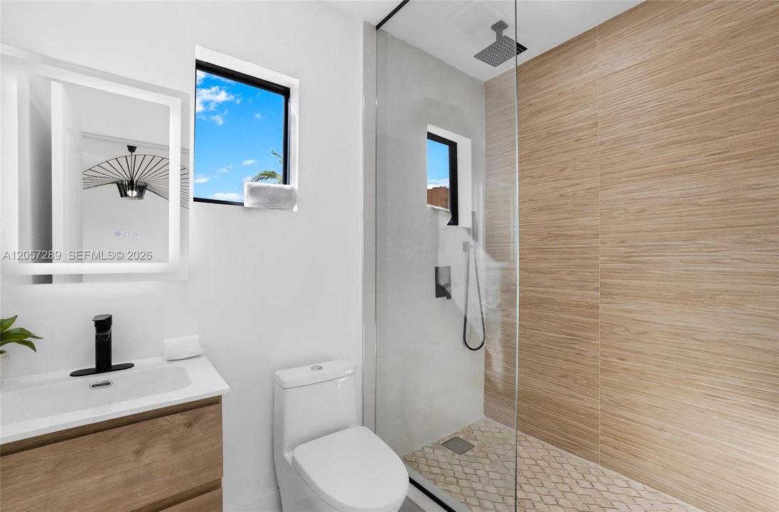 В аренду: $13,500 (5 спален, 4 ванн, 3739 Квадратных фут)