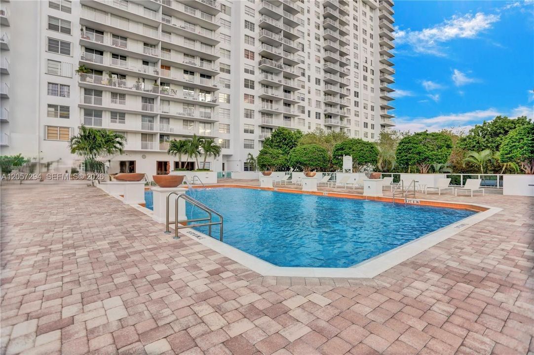 В аренду: $2,250 (1 спален, 1 ванн, 1066 Квадратных фут)