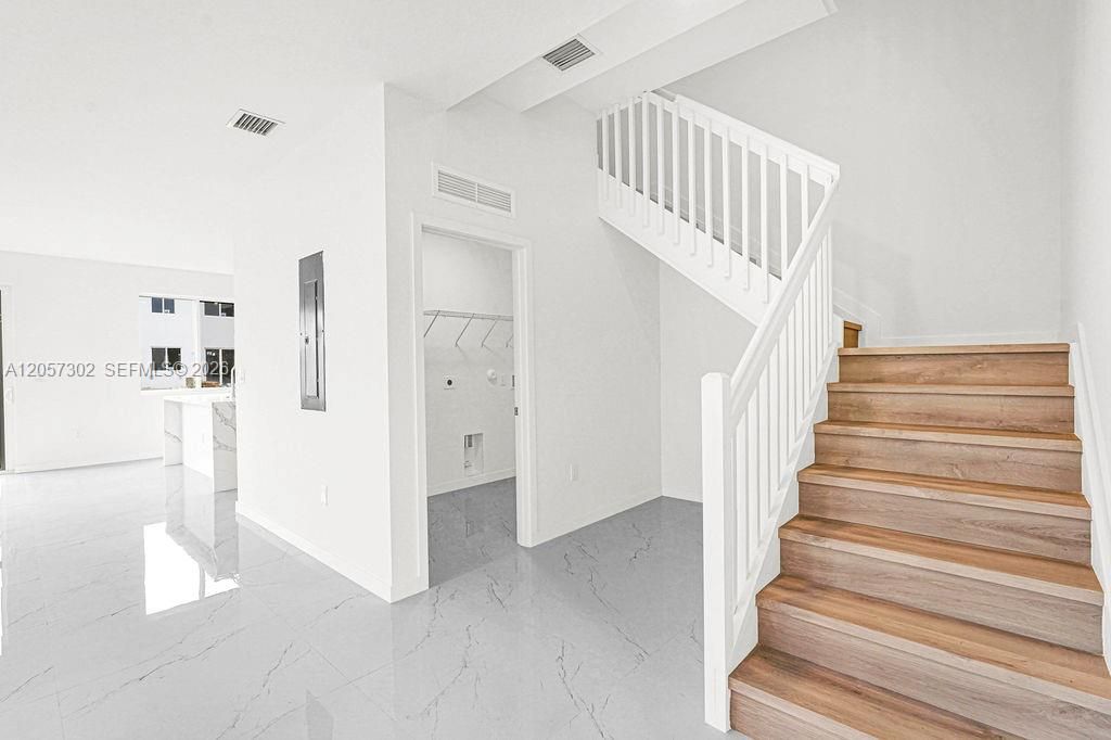 На продажу: $649,990 (5 спален, 4 ванн, 0 Квадратных фут)