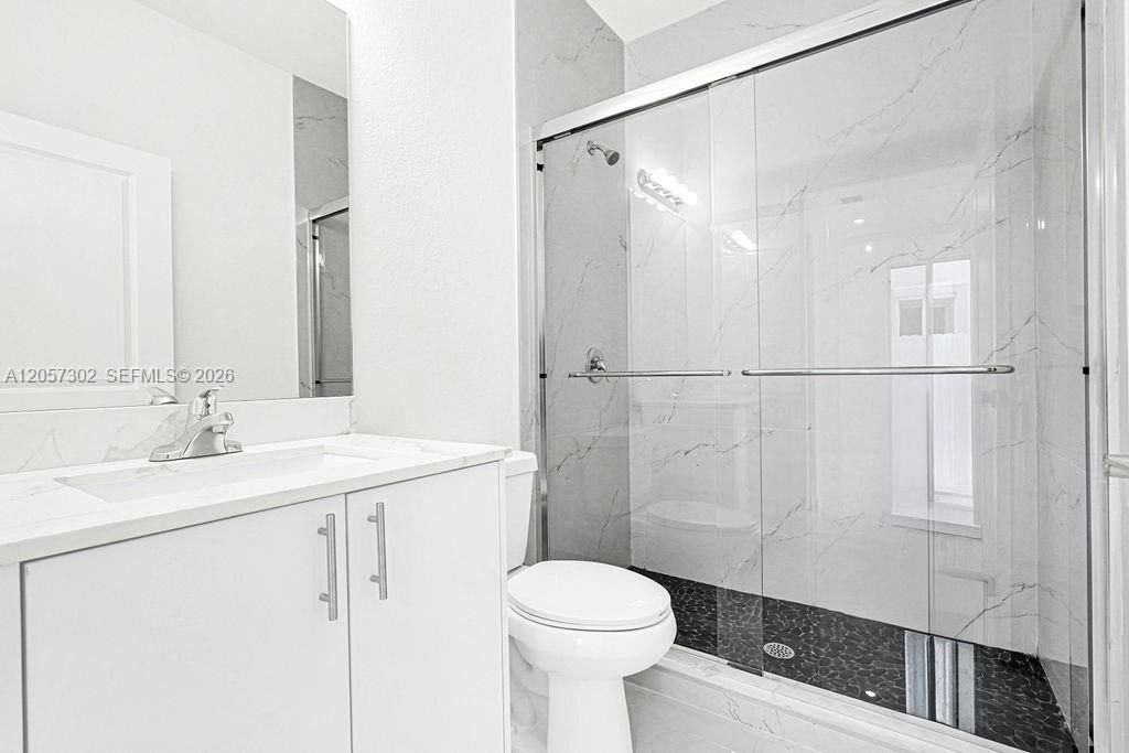 На продажу: $649,990 (5 спален, 4 ванн, 0 Квадратных фут)