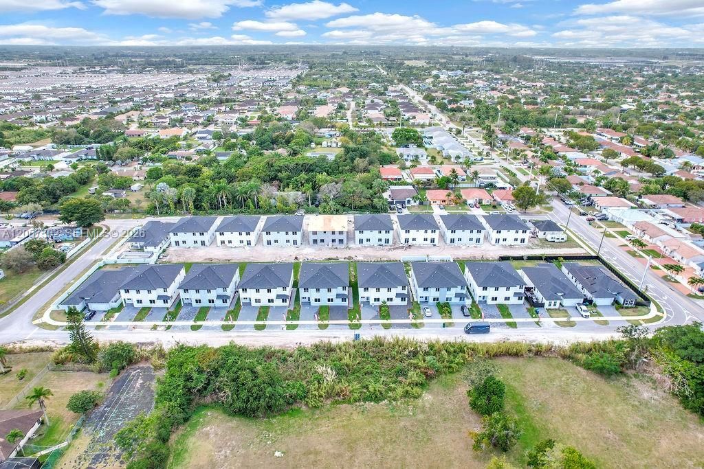 На продажу: $649,990 (5 спален, 4 ванн, 0 Квадратных фут)