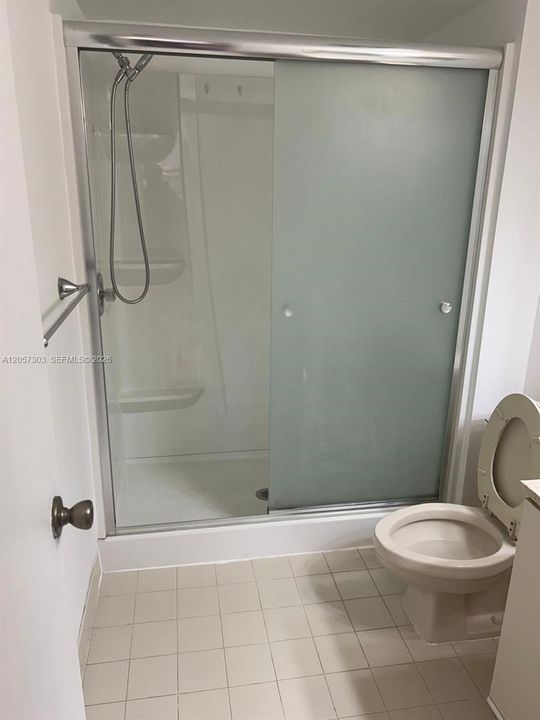 В аренду: $2,000 (2 спален, 2 ванн, 984 Квадратных фут)