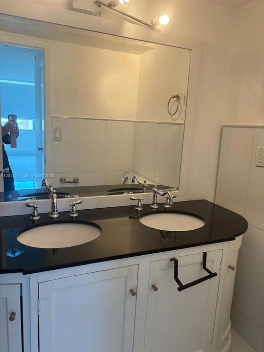 В аренду: $2,390 (2 спален, 2 ванн, 1058 Квадратных фут)