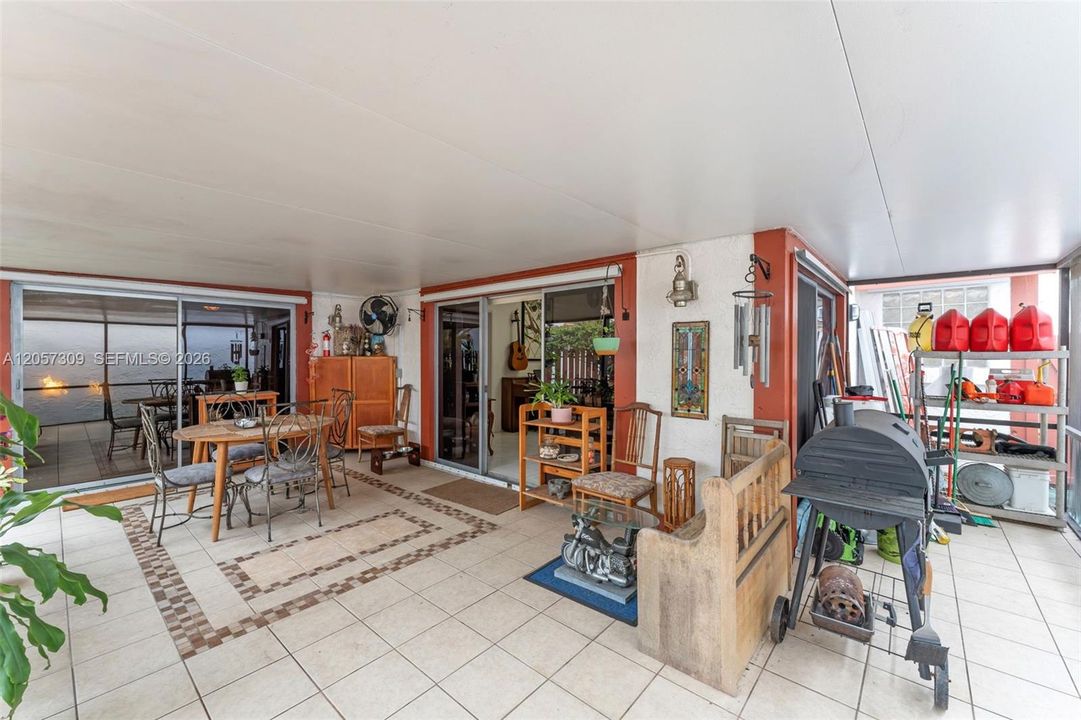 LARGE COVERED PATIO